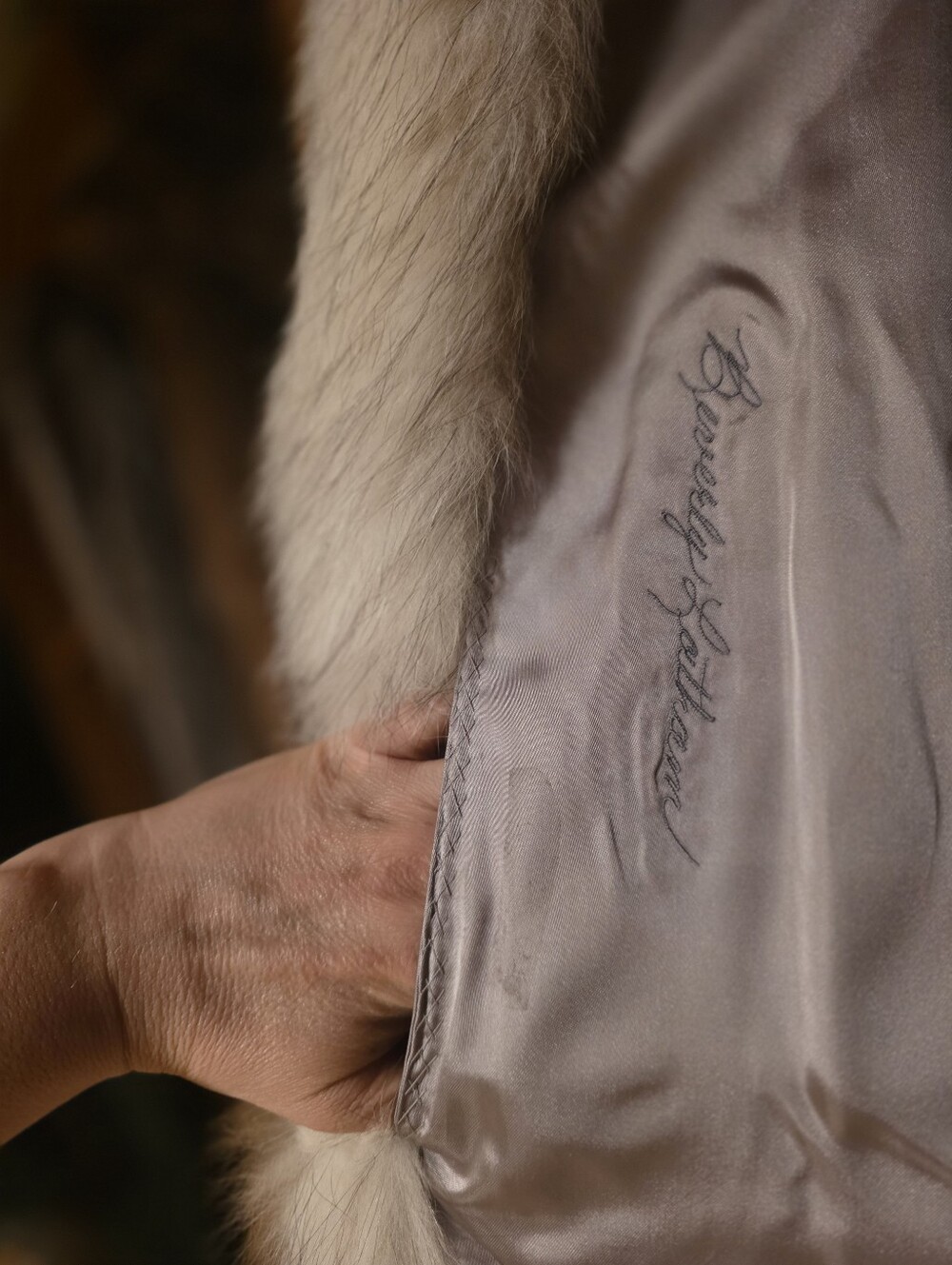 ✨ Luxurious Genuine Blue Fox Fur Coat – Plush, Silvery & Stunning ✨ - Picture 7 of 7